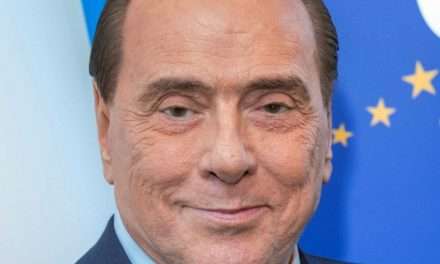 Quirinale: il centrodestra con Berlusconi apre il valzer tra i no di Pd e M5S e l’indignazione del web