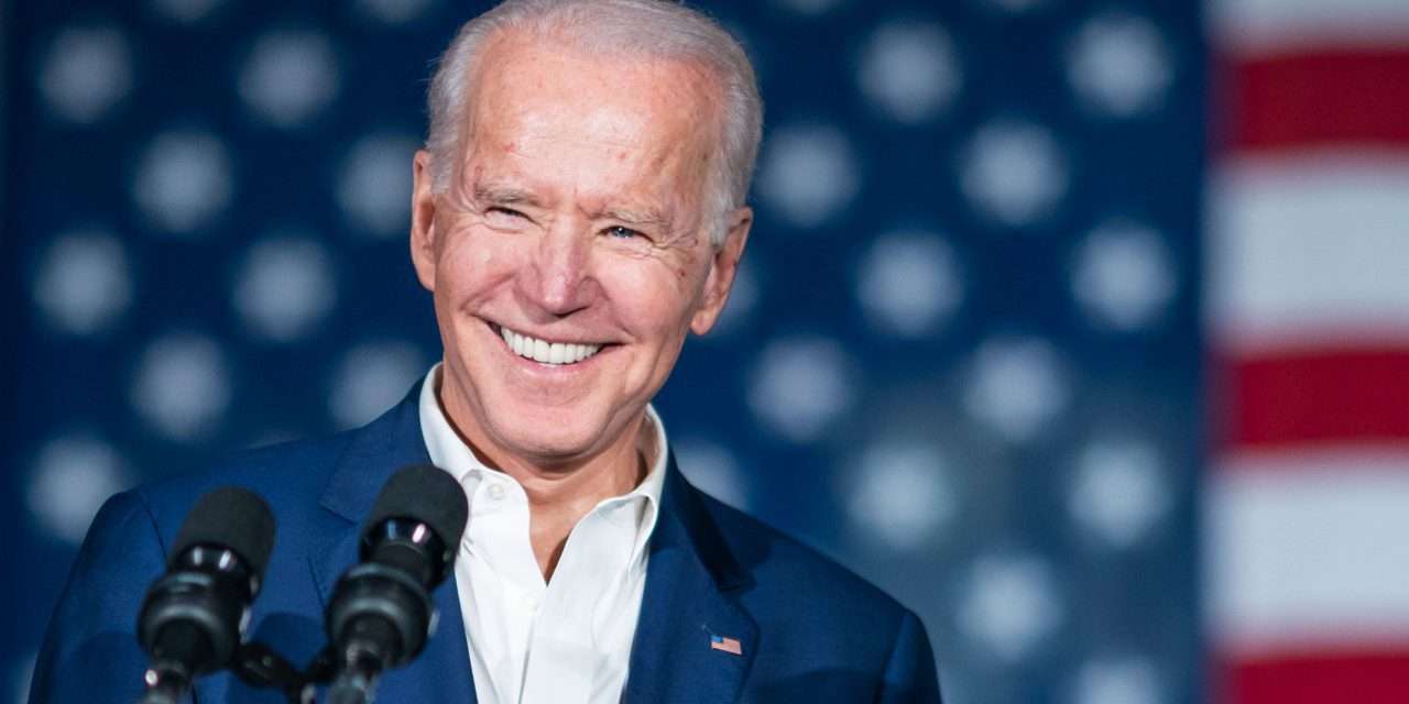 Usa, Biden ha firmato la legge che tutela i matrimoni gay e interraziali