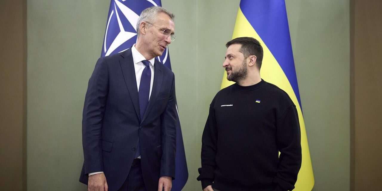 Stoltenberg ribadisce il sostegno della Nato a Kiev: ” Solo gli Ucraini possono decidere le condizioni di pace”